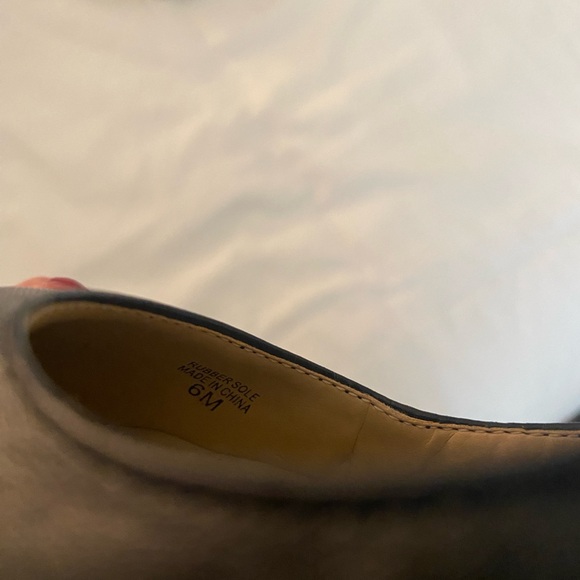 Ann Taylor Mila Leather Pumps - Picture 8 of 10